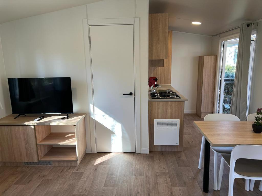 Bungalows & Albergue La Playa Λογκρόνο Εξωτερικό φωτογραφία